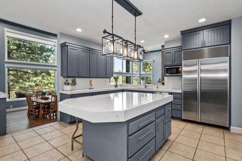 Tiny photo for 69205 Hawksflight Drive, Sisters, OR 97759 (MLS # 220216913)