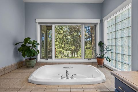 Tiny photo for 69205 Hawksflight Drive, Sisters, OR 97759 (MLS # 220216913)