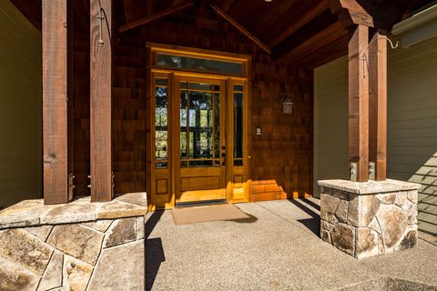 Tiny photo for 69205 Hawksflight Drive, Sisters, OR 97759 (MLS # 220216913)