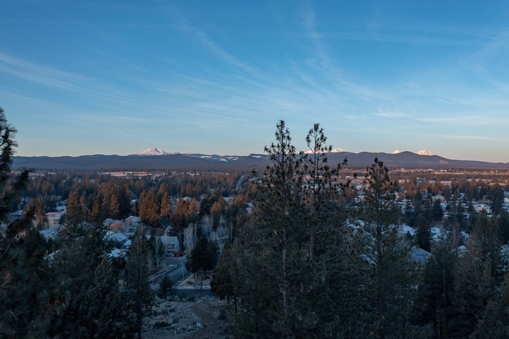 Skyliner Summit - Land