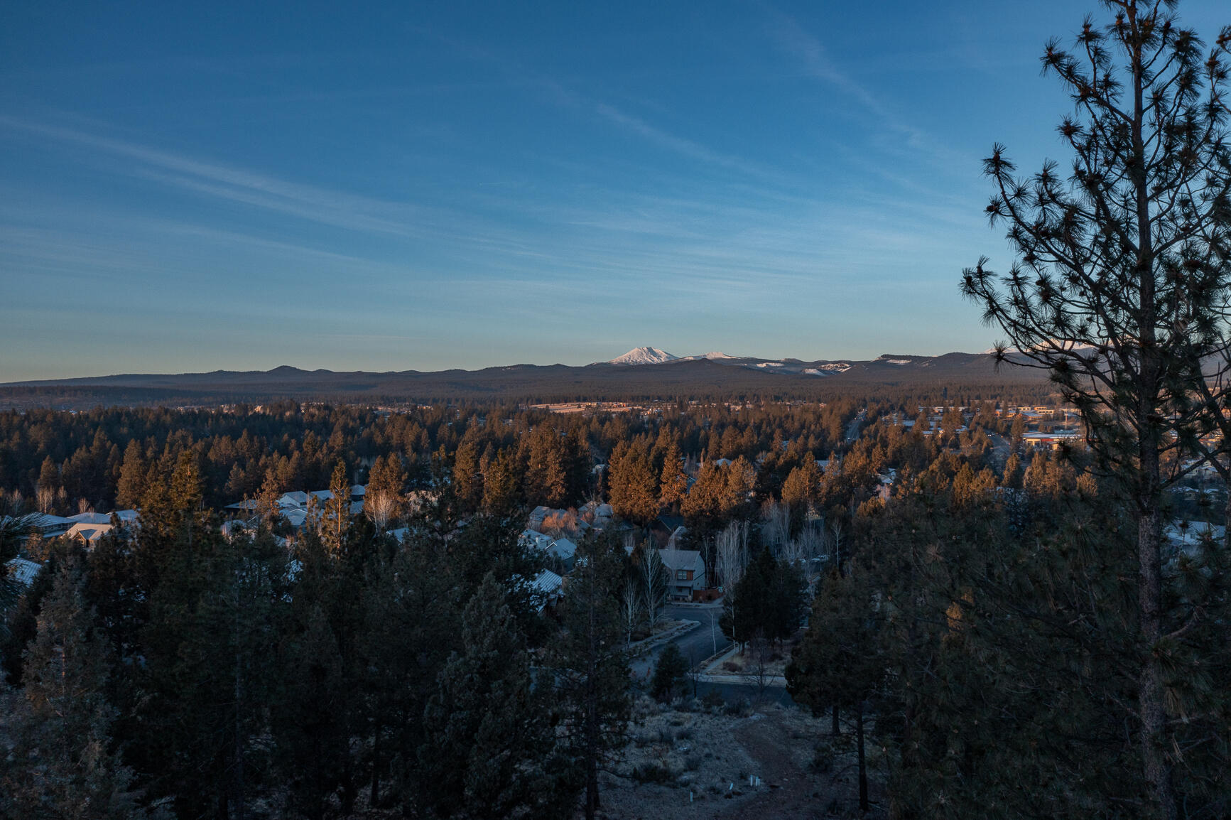 Skyliner Summit - Land