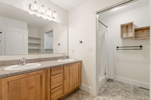 Tiny photo for 187 SW Ivy Court, Prineville, OR 97754 (MLS # 220220120)