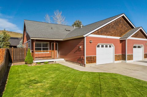 Photo of 187 SW Ivy Court, Prineville, OR 97754 (MLS # 220220120)