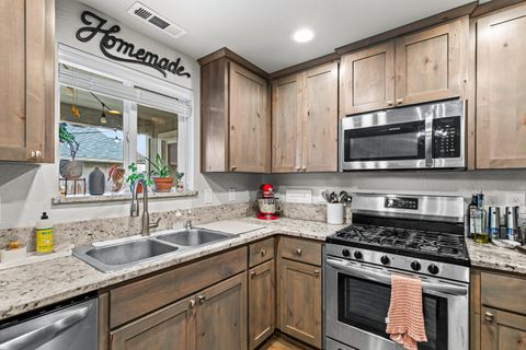 Tiny photo for 3228 Ramie Lane, White City, OR 97503 (MLS # 220211899)