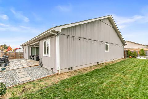 Tiny photo for 3228 Ramie Lane, White City, OR 97503 (MLS # 220211899)