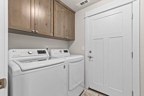 Tiny photo for 3228 Ramie Lane, White City, OR 97503 (MLS # 220211899)