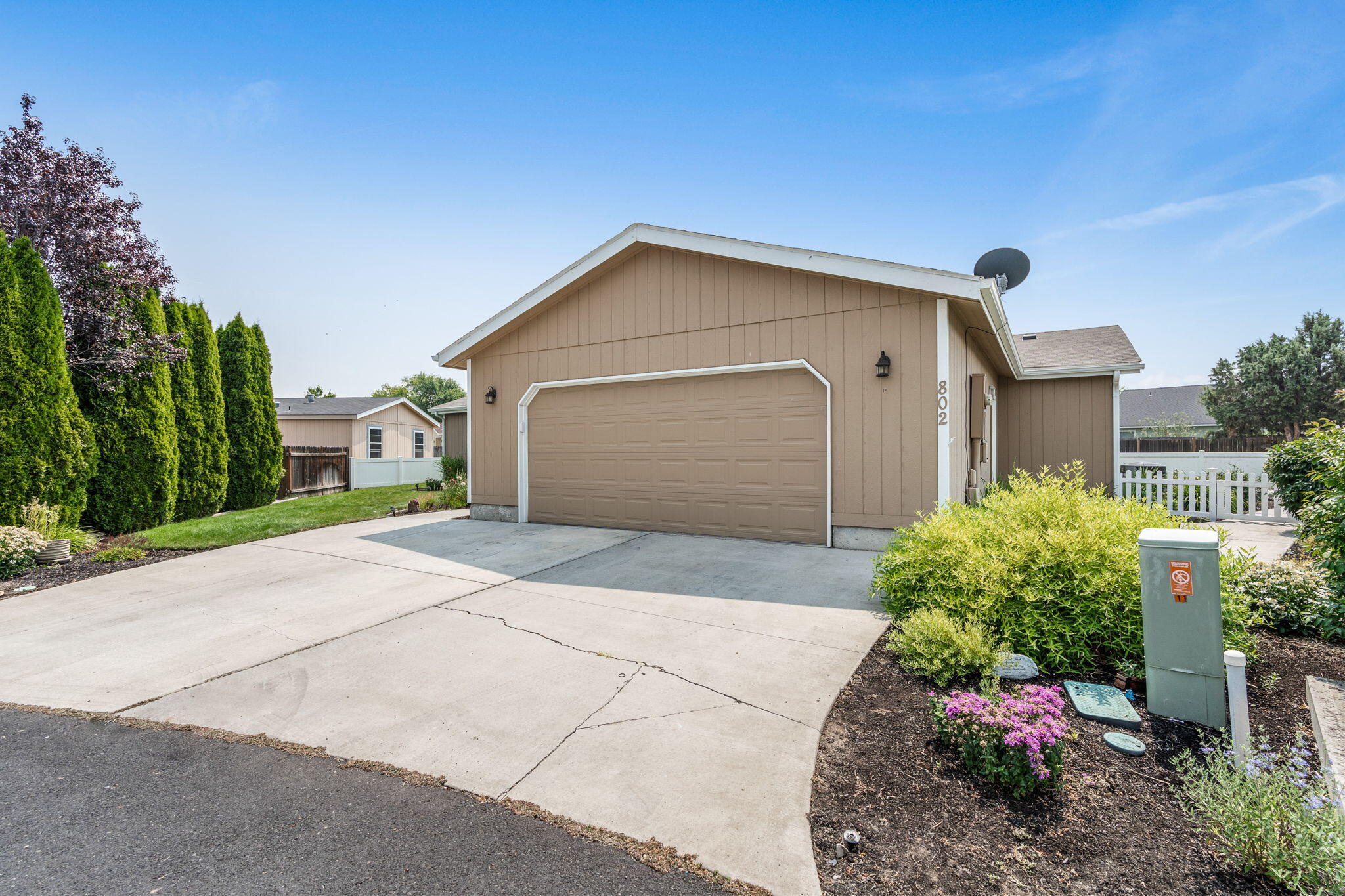 Ni Lah Sha Village - Residential