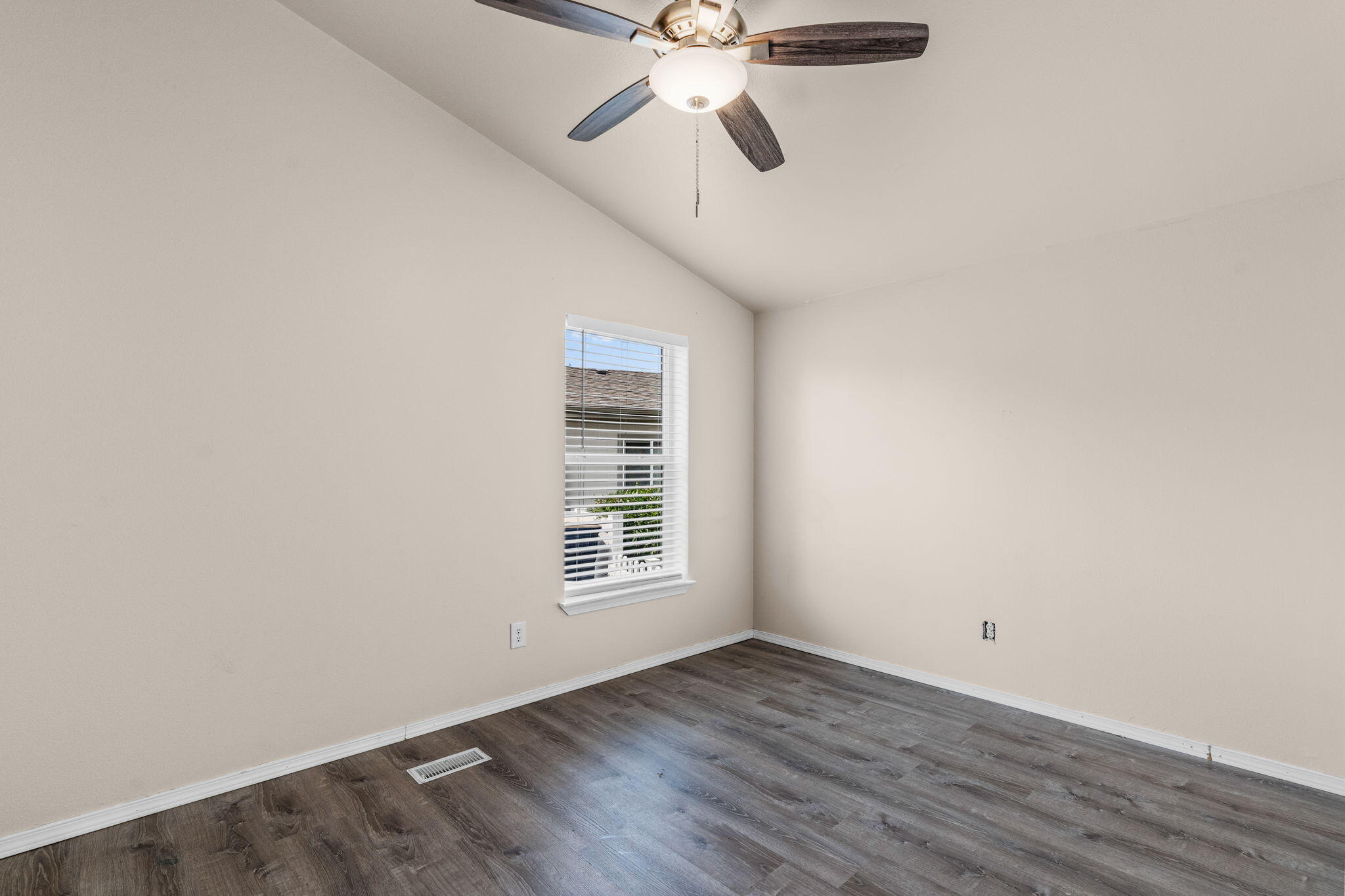 Ni Lah Sha Village - Residential