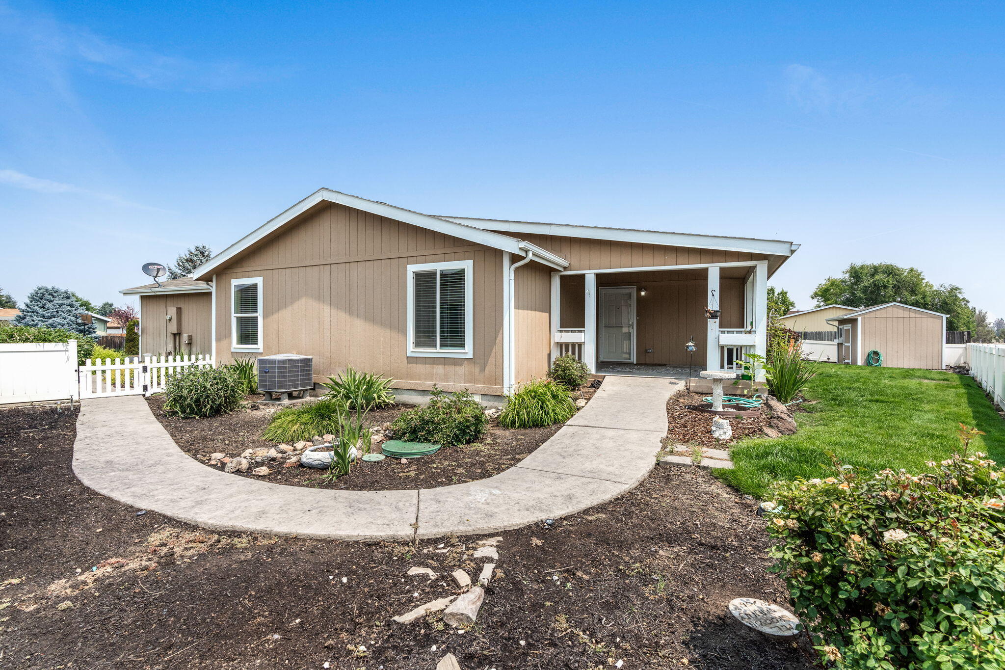 Ni Lah Sha Village - Residential