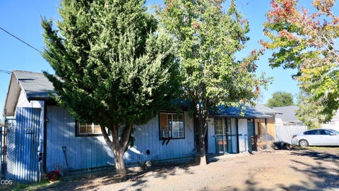 Photo of 238 Orr Drive, Central Point, OR 97502 (MLS # 220229009)