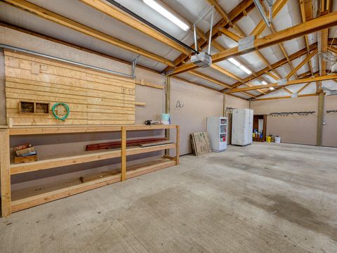 Tiny photo for 3218 Summers Lane, Klamath Falls, OR 97603 (MLS # 220213903)