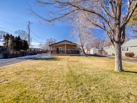 Tiny photo for 3218 Summers Lane, Klamath Falls, OR 97603 (MLS # 220213903)
