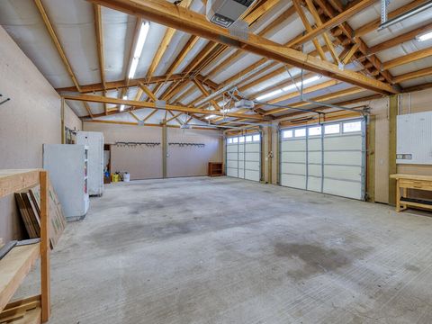 Tiny photo for 3218 Summers Lane, Klamath Falls, OR 97603 (MLS # 220213903)