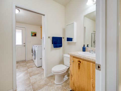 Tiny photo for 3218 Summers Lane, Klamath Falls, OR 97603 (MLS # 220213903)