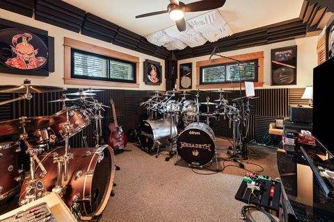 Tiny photo for 3437 NW Braid Drive, Bend, OR 97703 (MLS # 220214009)