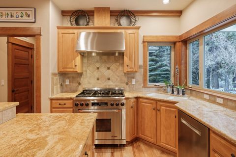 Tiny photo for 3437 NW Braid Drive, Bend, OR 97703 (MLS # 220214009)