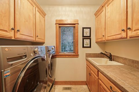 Tiny photo for 3437 NW Braid Drive, Bend, OR 97703 (MLS # 220214009)