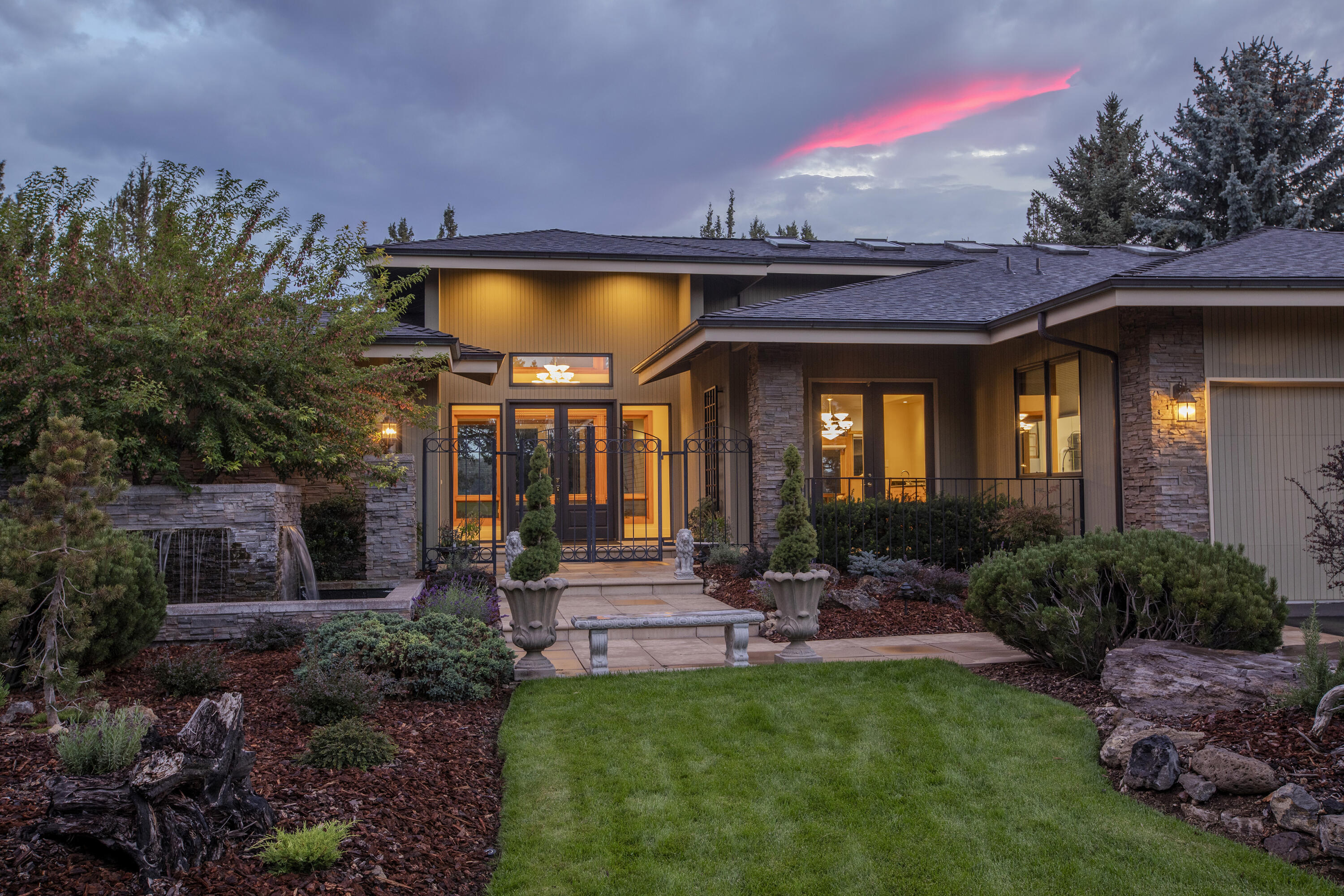 6822 Thunderbird Court