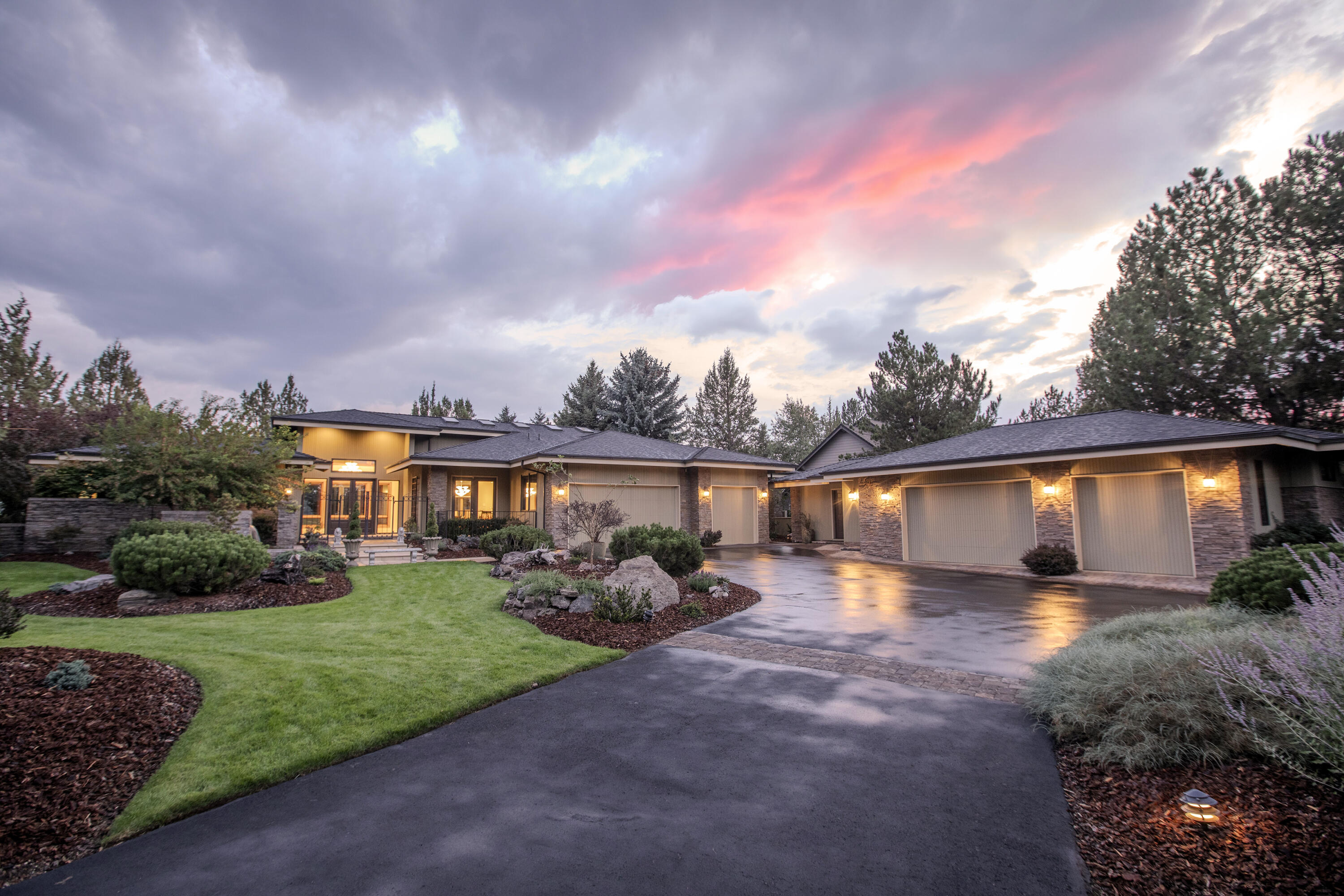 6822 Thunderbird Court