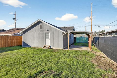 Tiny photo for 620 Berrydale Avenue, Medford, OR 97501 (MLS # 220214207)