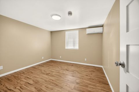 Tiny photo for 620 Berrydale Avenue, Medford, OR 97501 (MLS # 220214207)