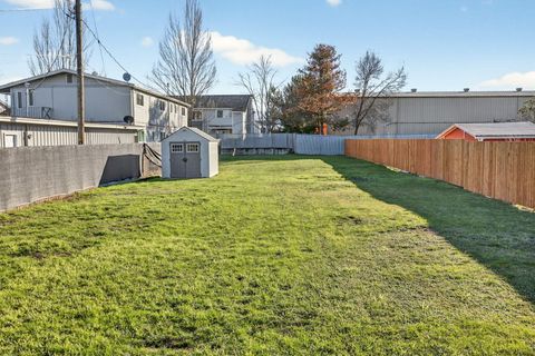 Tiny photo for 620 Berrydale Avenue, Medford, OR 97501 (MLS # 220214207)