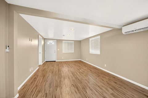 Tiny photo for 620 Berrydale Avenue, Medford, OR 97501 (MLS # 220214207)