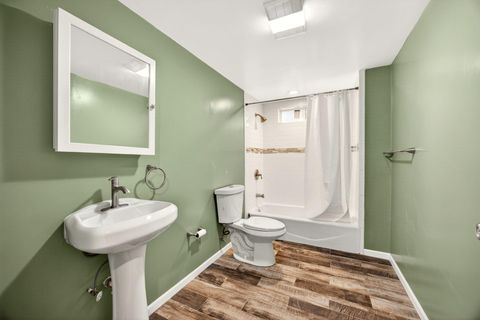 Tiny photo for 620 Berrydale Avenue, Medford, OR 97501 (MLS # 220214207)