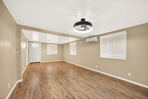 Tiny photo for 620 Berrydale Avenue, Medford, OR 97501 (MLS # 220214207)