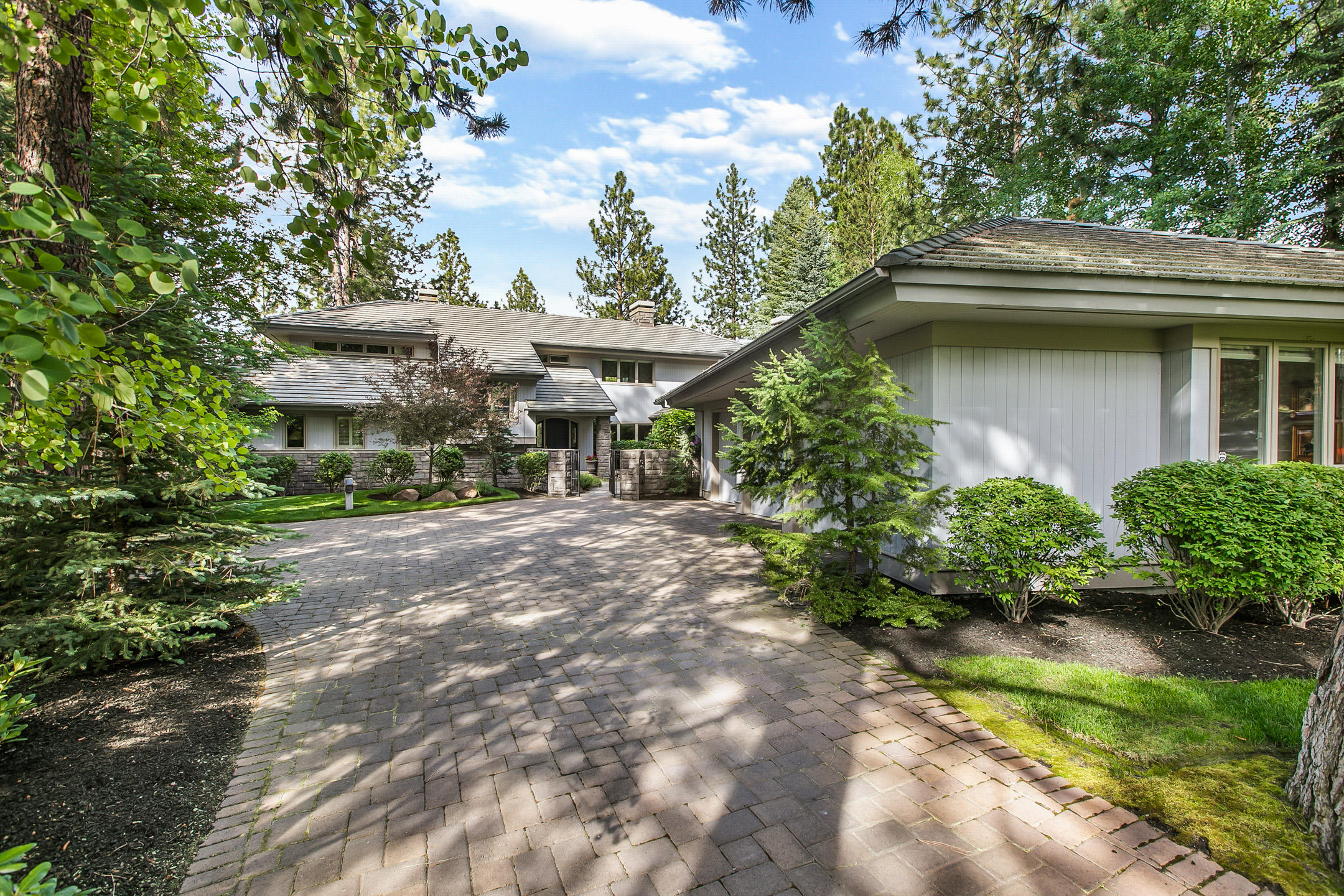 Broken Top - Residential