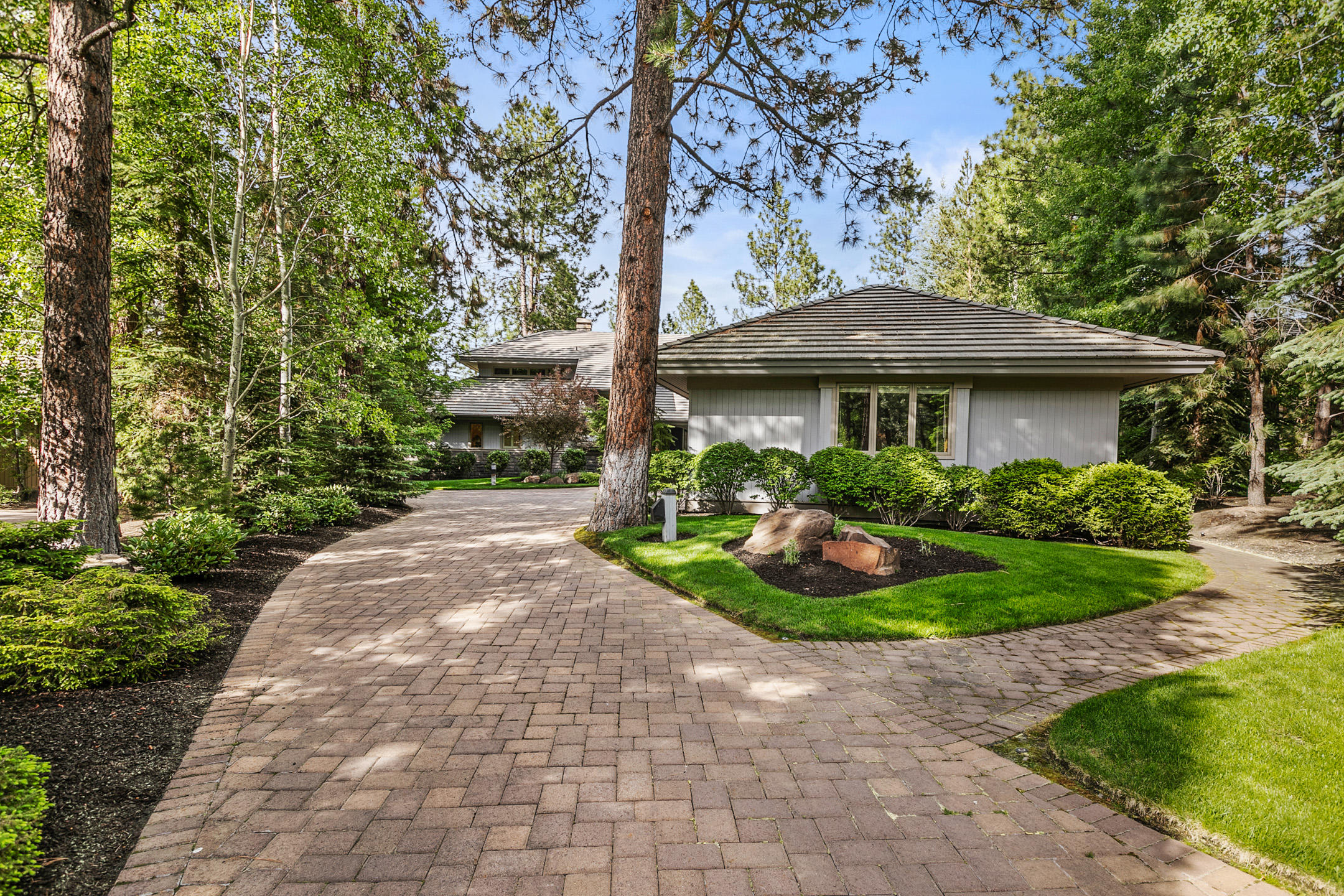 Broken Top - Residential