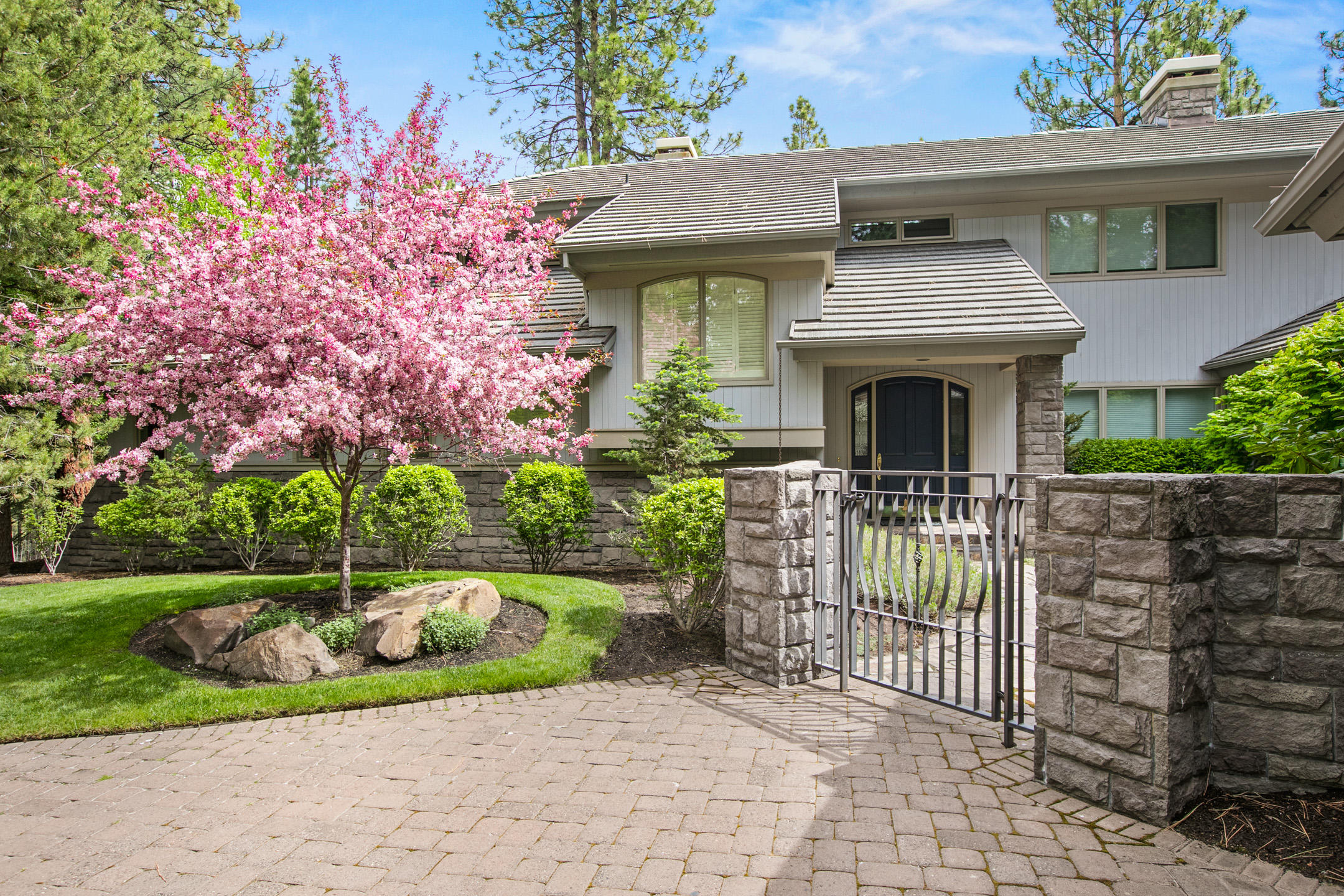 Broken Top - Residential