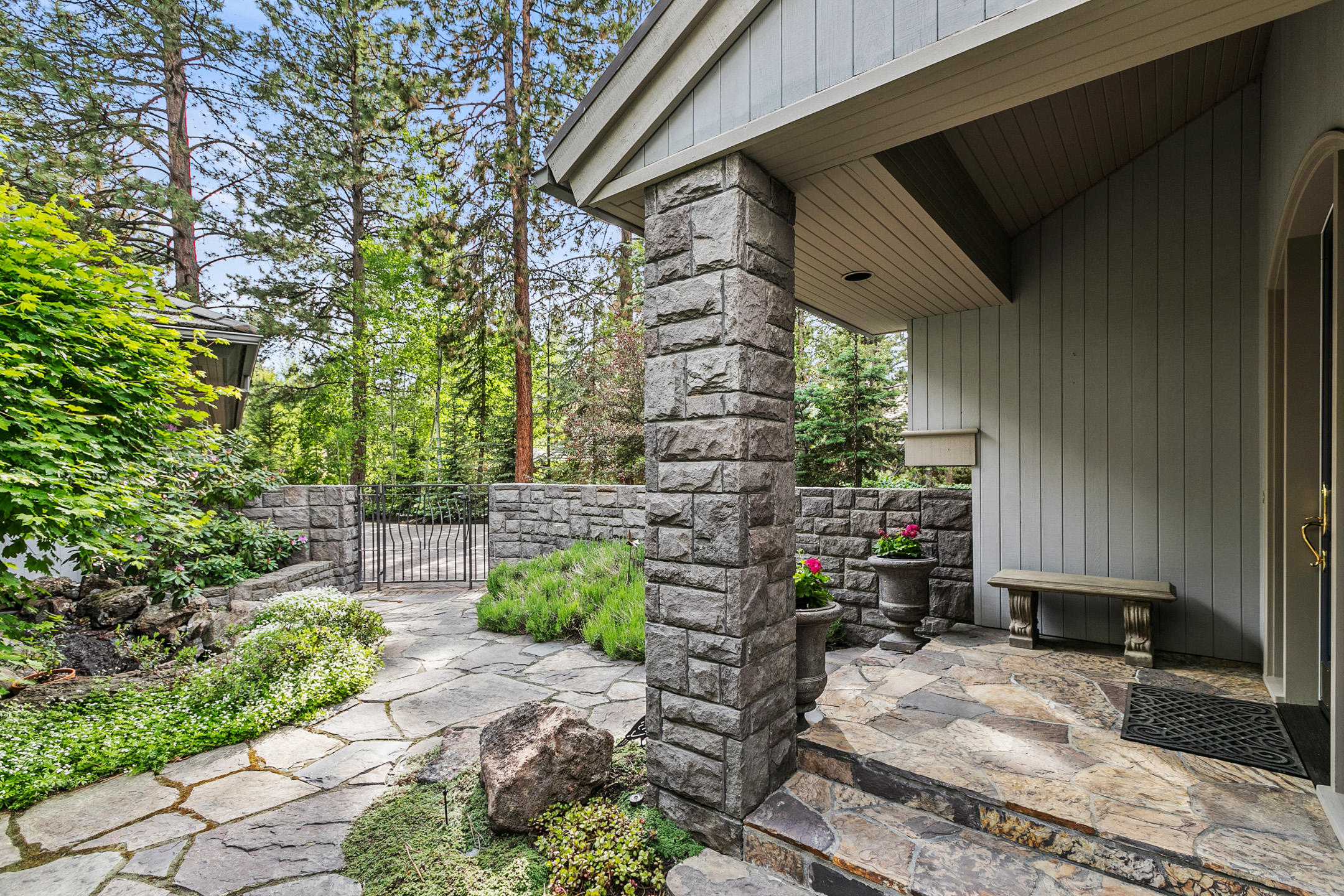 Broken Top - Residential