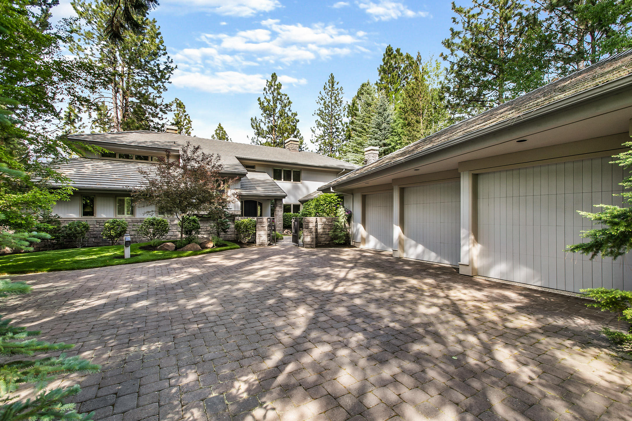 Broken Top - Residential