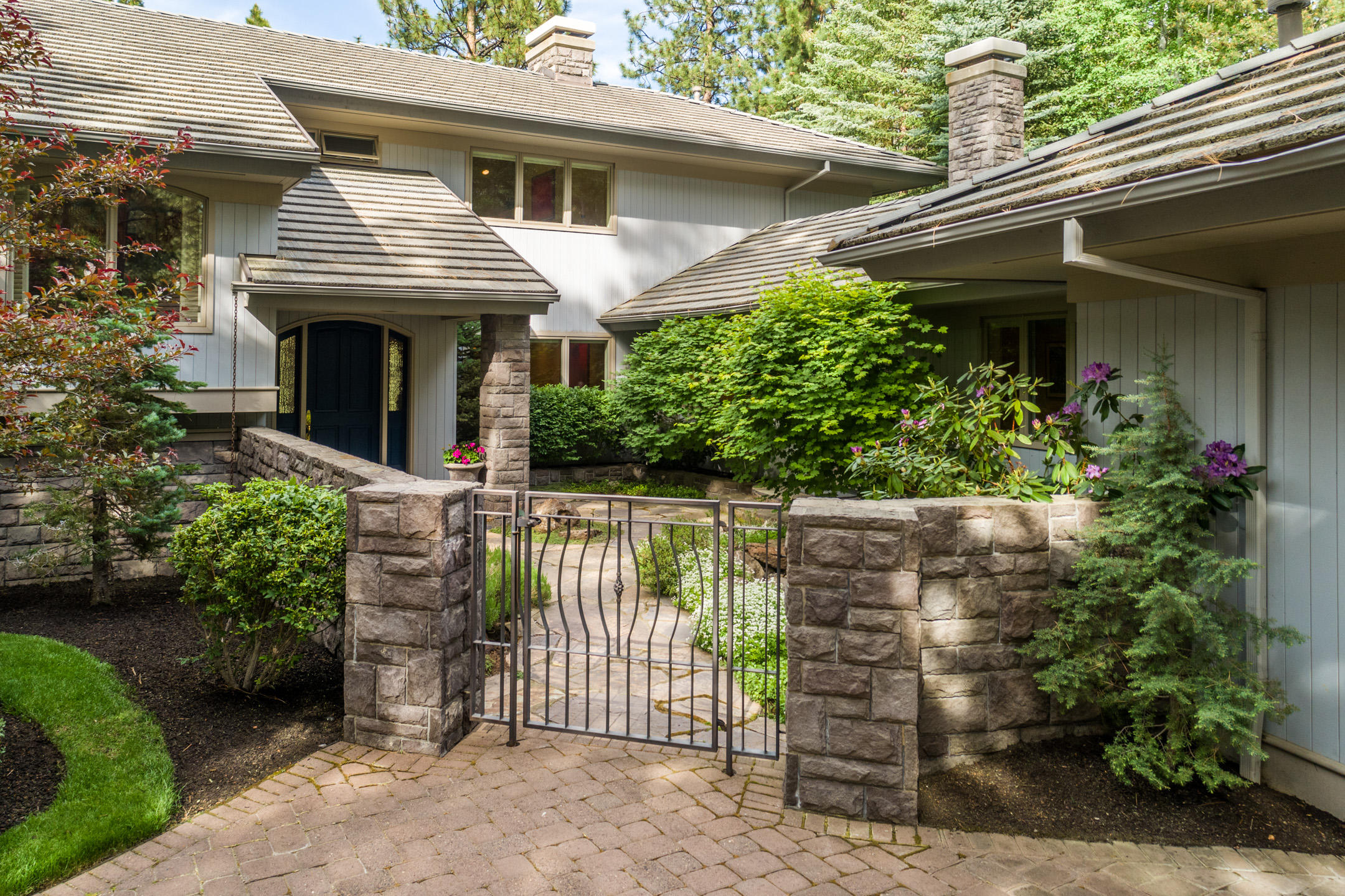 Broken Top - Residential