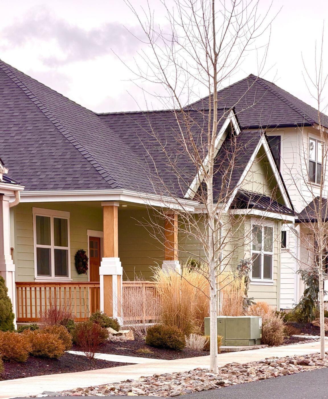 1005 E Horse Back Trail