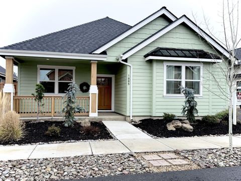 1005 E Horse Back Trail Sisters OR 97759