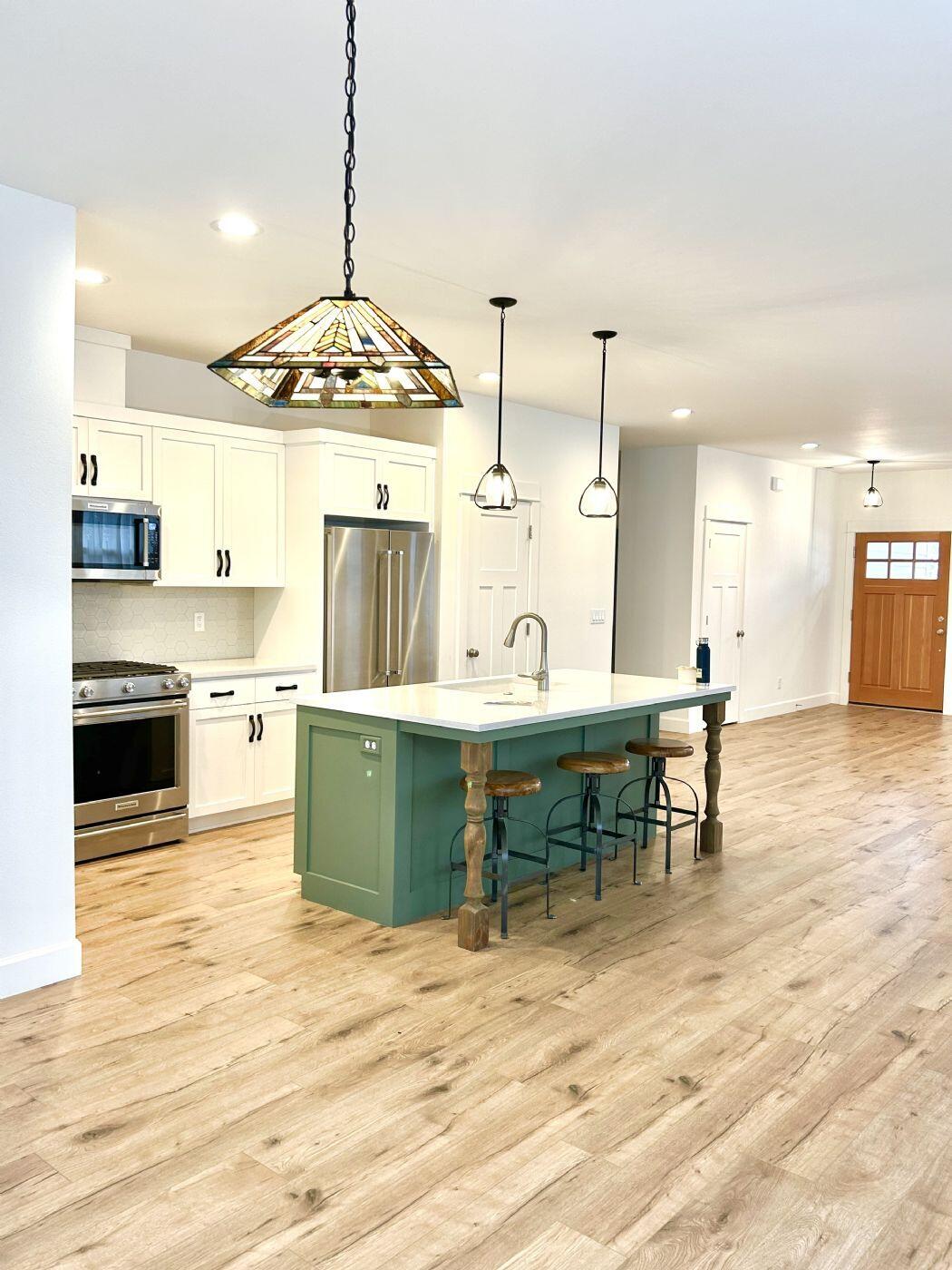 1005 E Horse Back Trail