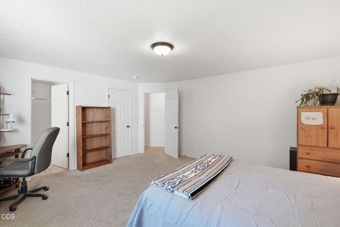 Tiny photo for 19184 Baker Road, Bend, OR 97702 (MLS # 220224153)