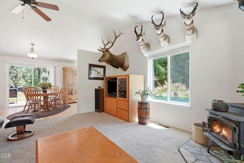 Tiny photo for 19184 Baker Road, Bend, OR 97702 (MLS # 220224153)