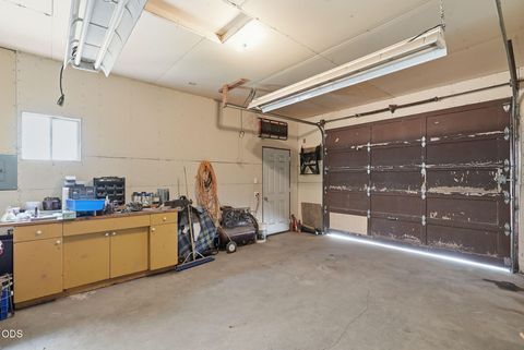 Tiny photo for 19184 Baker Road, Bend, OR 97702 (MLS # 220224153)