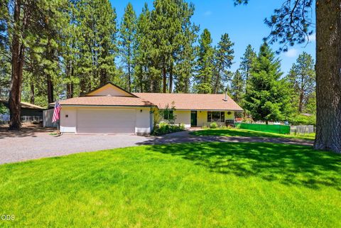 Photo of 19184 Baker Road, Bend, OR 97702 (MLS # 220224153)