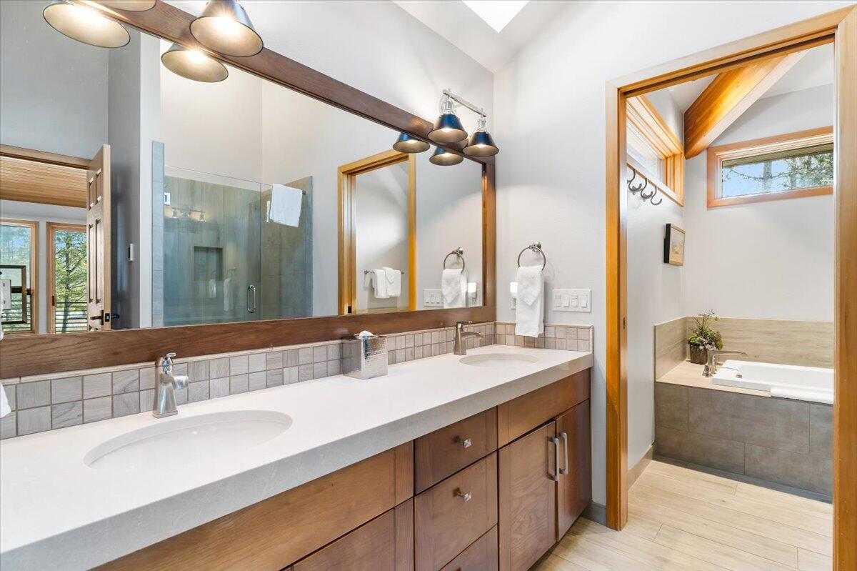 Fairway Crest Village - Residential