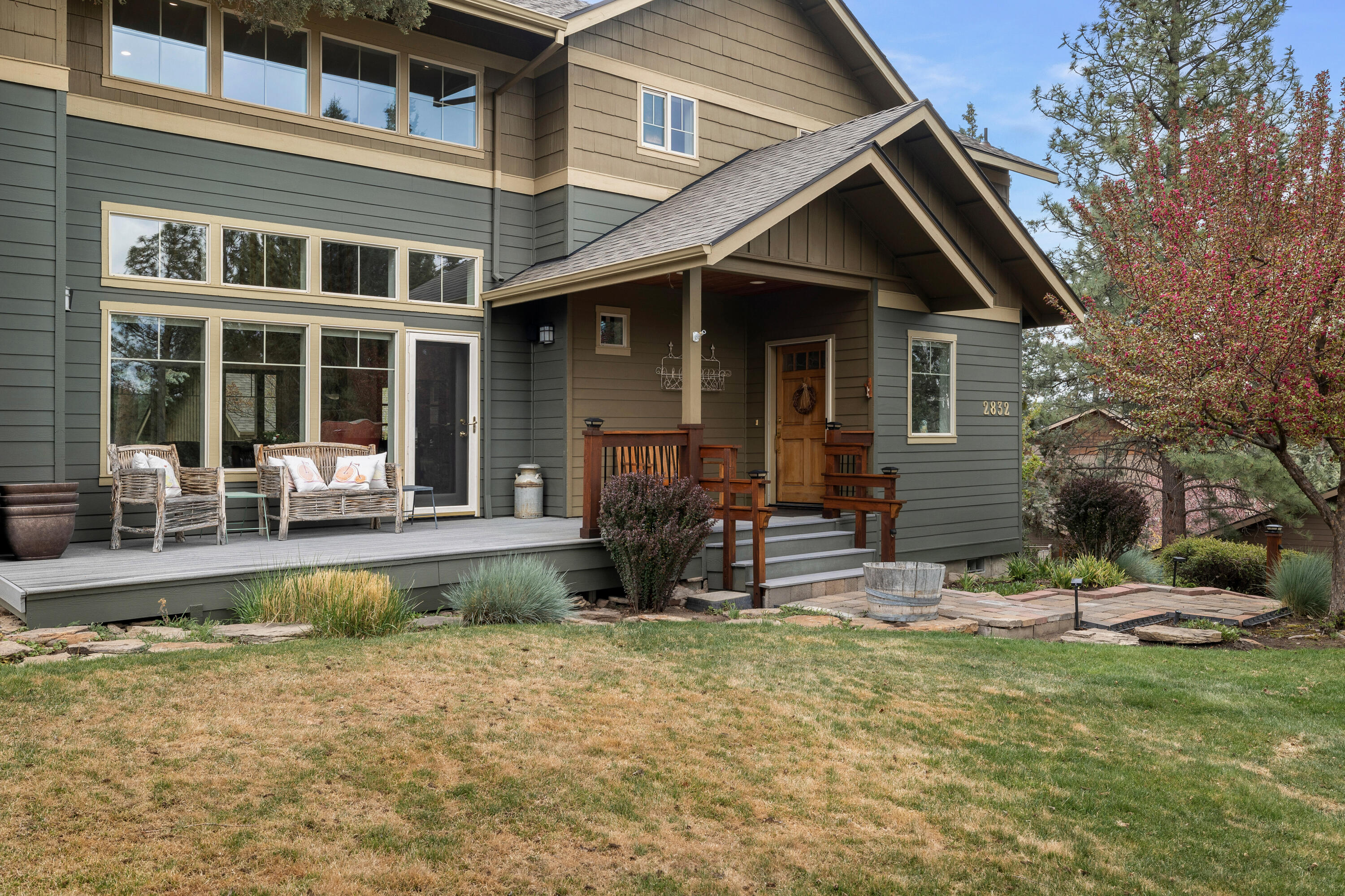 2832 NW Polarstar Avenue