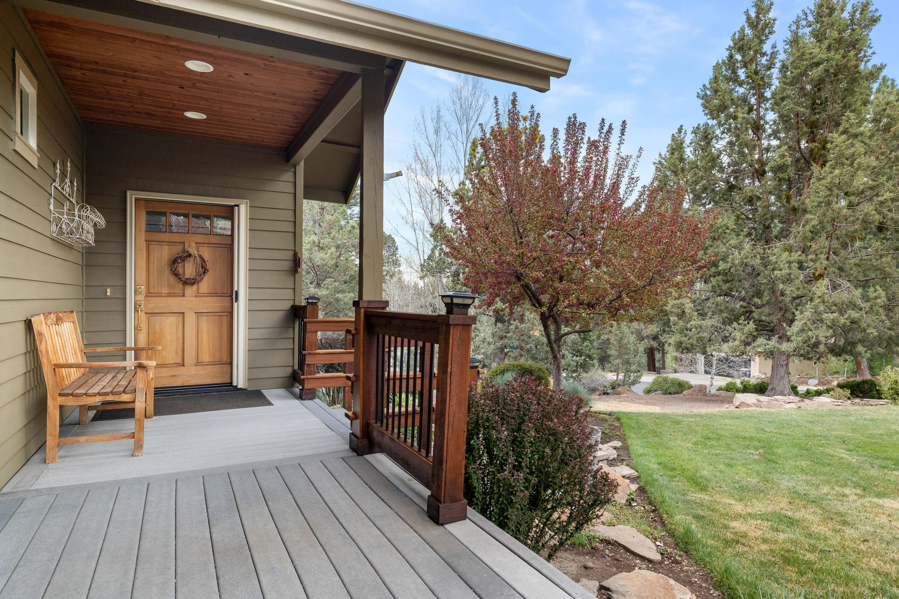 2832 NW Polarstar Avenue