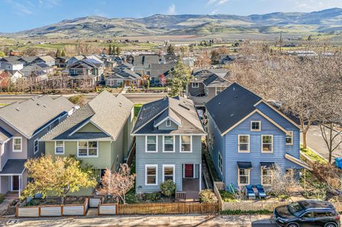 Tiny photo for 5 Logan Way, Talent, OR 97540 (MLS # 220217400)