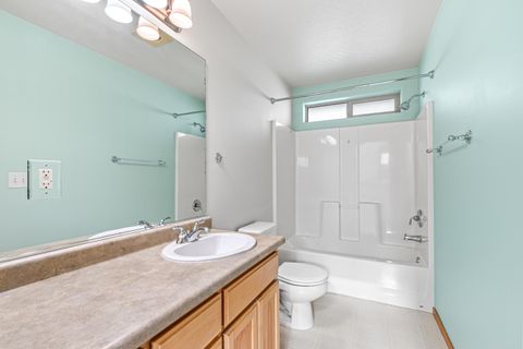 Tiny photo for 5 Logan Way, Talent, OR 97540 (MLS # 220217400)