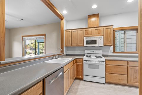 Tiny photo for 5 Logan Way, Talent, OR 97540 (MLS # 220217400)