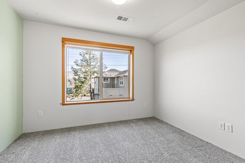 Tiny photo for 5 Logan Way, Talent, OR 97540 (MLS # 220217400)