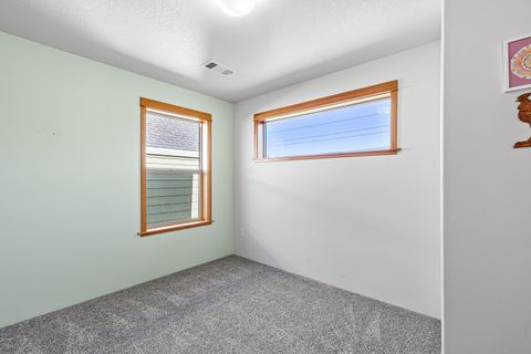 Tiny photo for 5 Logan Way, Talent, OR 97540 (MLS # 220217400)